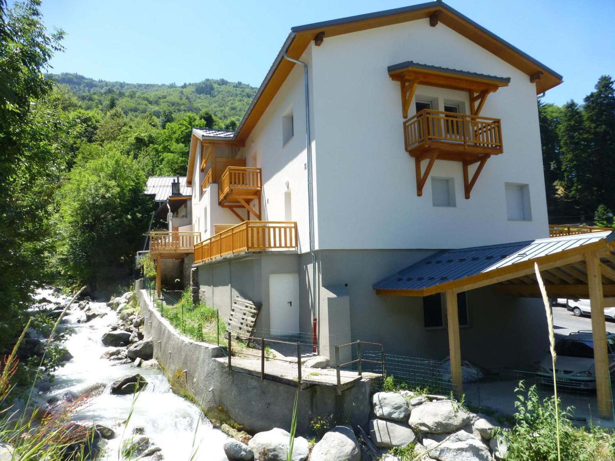 Appartement Neuf 2* Au Centre De Brides Avec Terrasse, Proche Telecabines Et Commerces - Fr-1-512-41 Eksteriør bilde